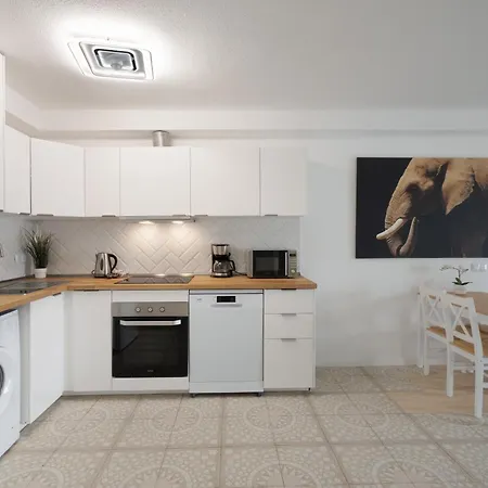 Joy And Comfort Fairway Apartment *